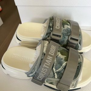 Dior D-wander slide sandals size 39 us 9